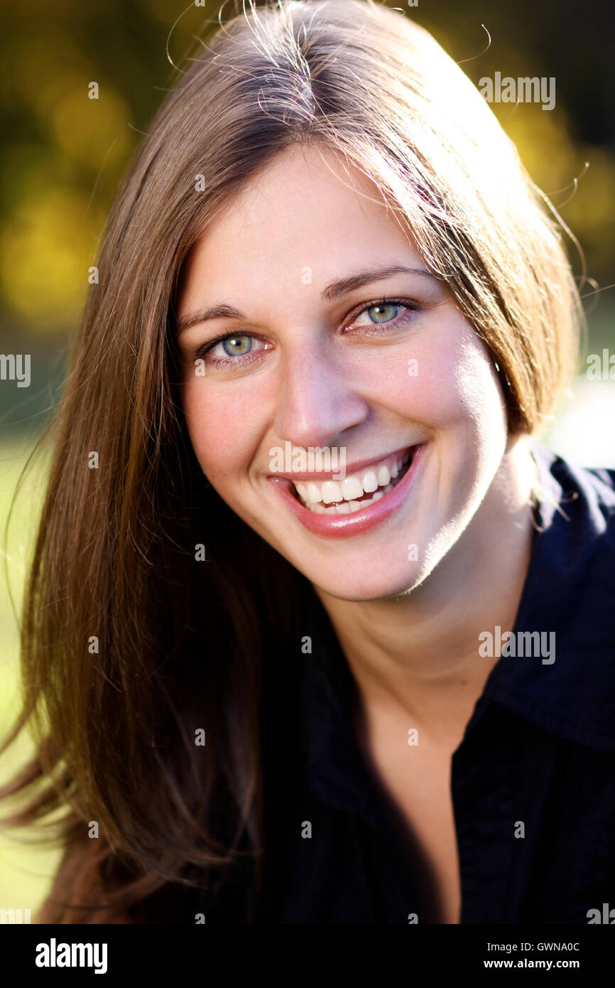 Beautiful young woman Stock Photo - Alamy
