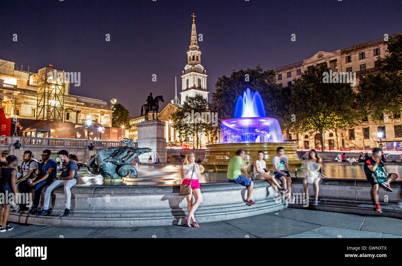The Fountains At Night Trafalgar Square London UK Stock Photo