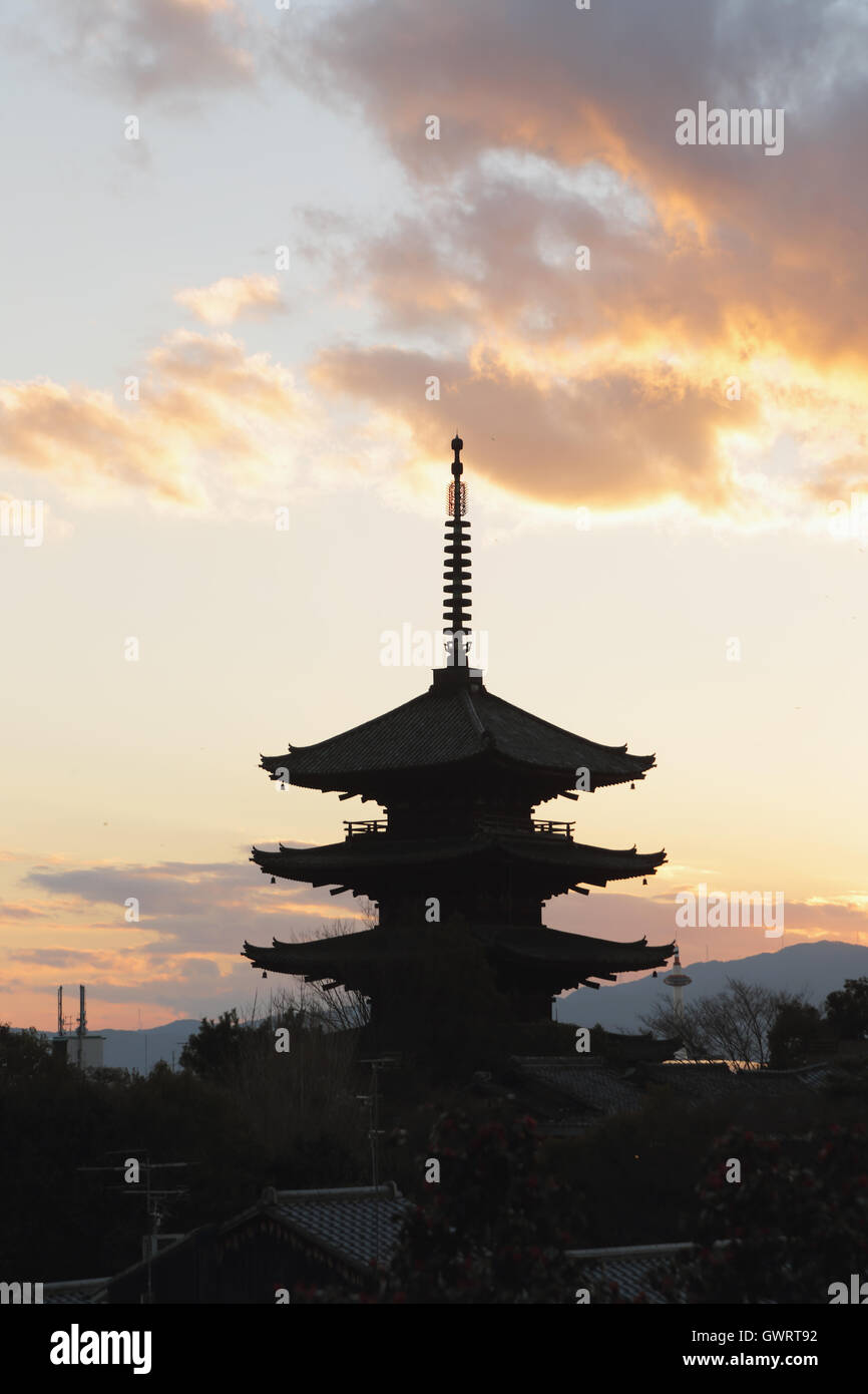 Yasaka pagoda sunset hi-res stock photography and images - Alamy