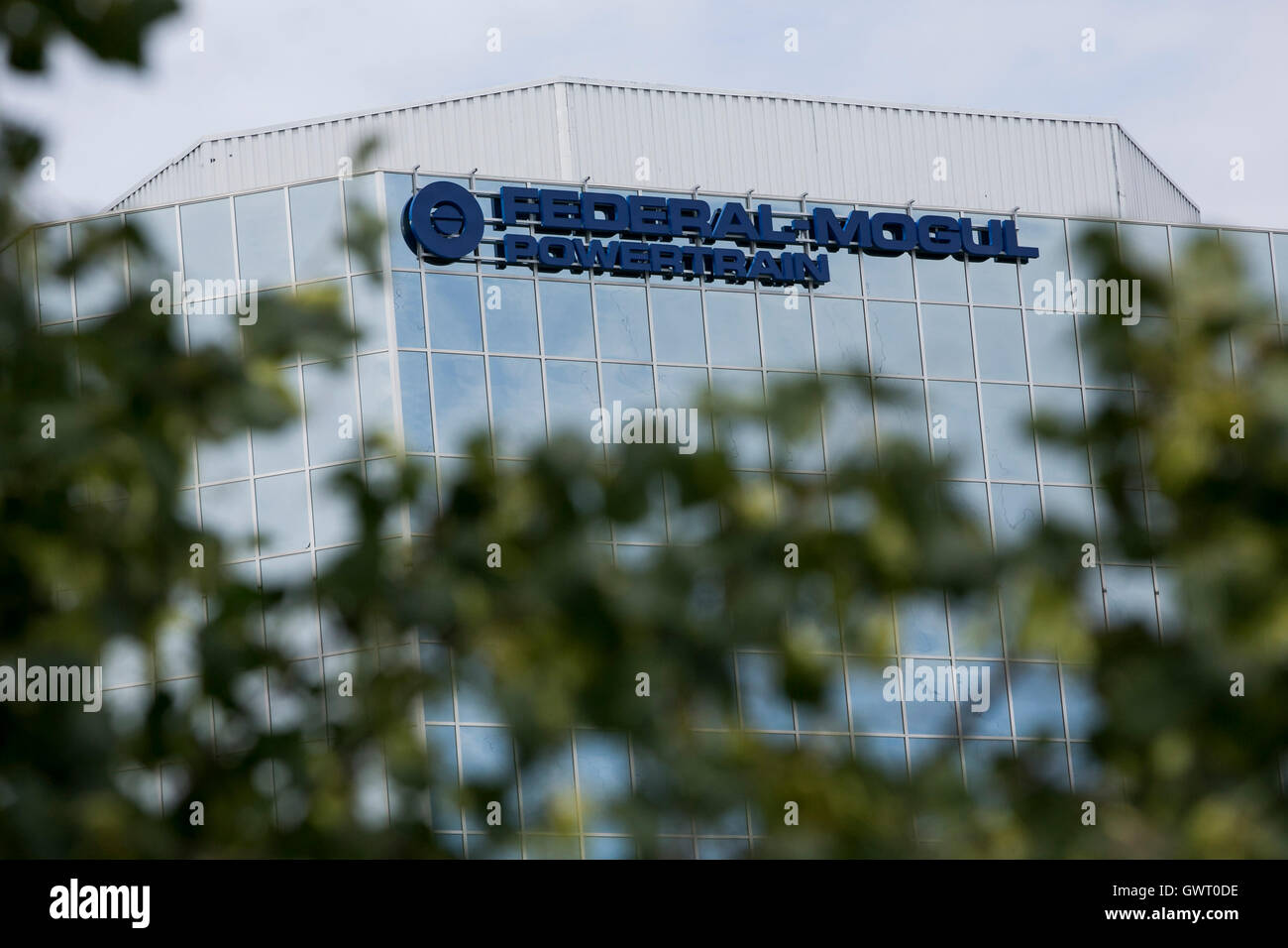 Federal mogul logo hires stock photography and images Alamy