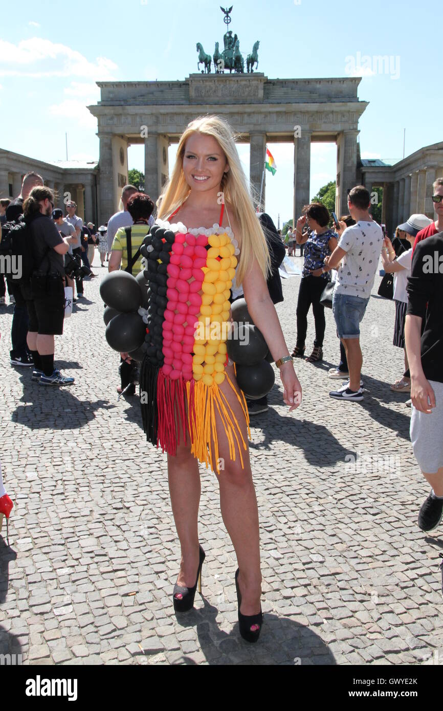 Mandy lange where hi-res stock photography and images - Alamy