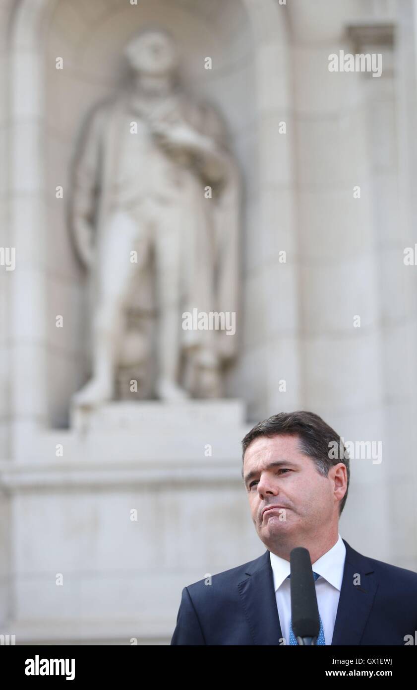 Minister for Public Expenditure and Reform, Paschal Donohoe, speaks in response to the Nama report, as the Irish government is to order an inquiry into the controversial &pound;1.2 billion sale of Northern Ireland property assets by bad bank Nama, outside Government buildings in Dublin. Stock Photo