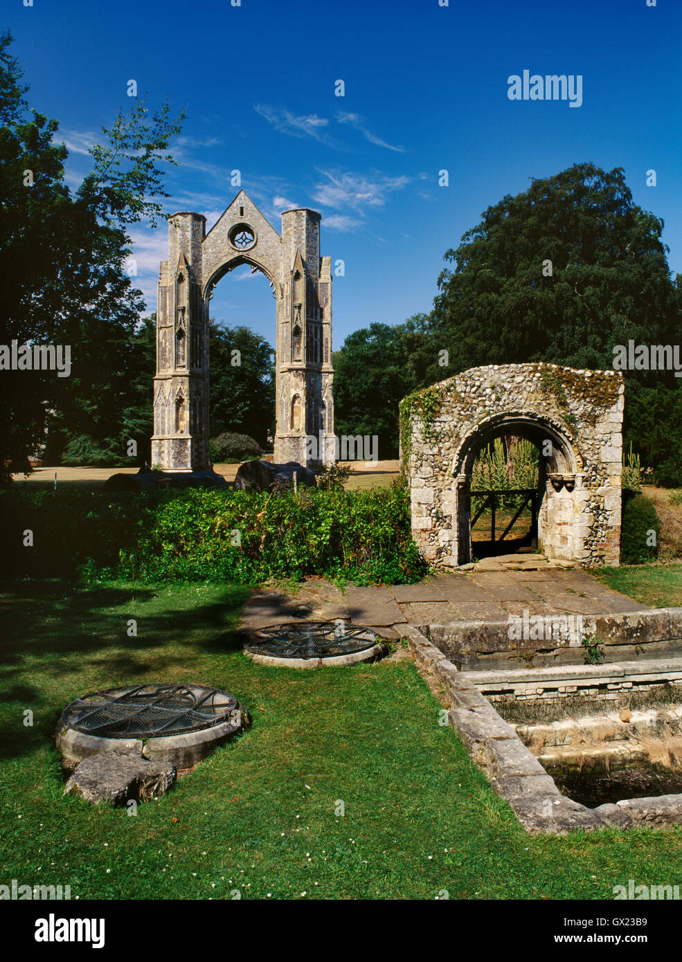 Walsingham Abbey, Norfolk: twin wells & E end of chancel on site of Holy House of Nazareth built by Saxon noblewoman Richeldis de Favarches. Stock Photo