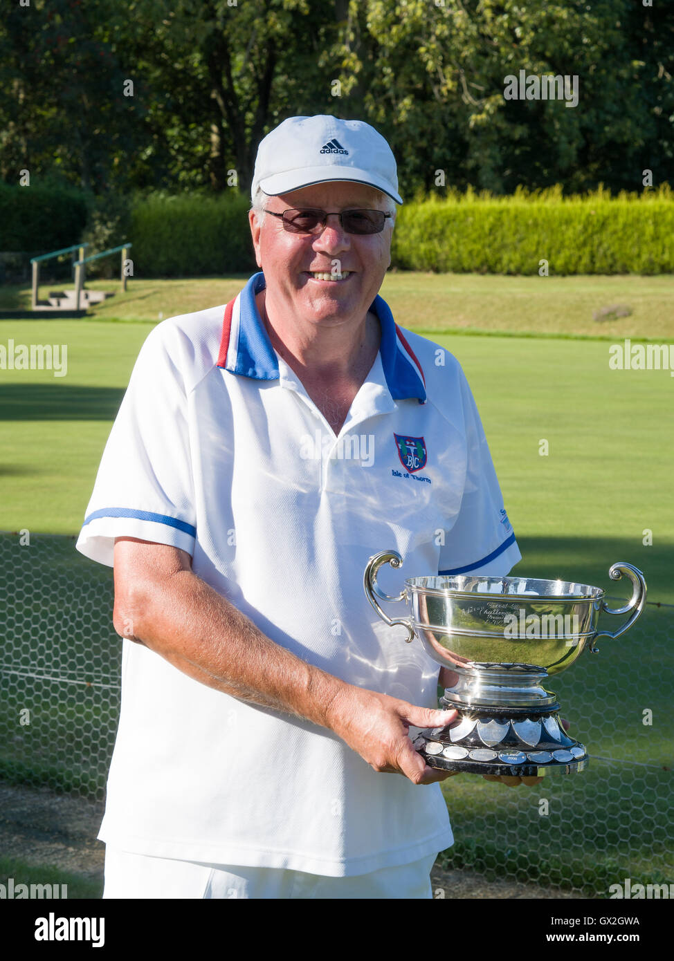 ISLE OF THORNS, SUSSEX/UK - SEPTEMBER 11 : Lawn Bowls Match at Isle of Thorns Chelwood Gate in Sussex on September 11, 2016. Unidentified man Stock Photo