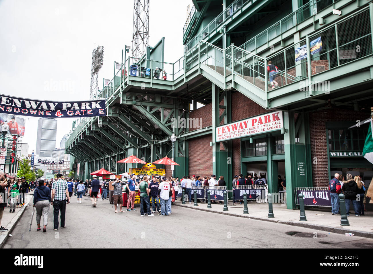 Gathering on Jersey Street, Outside Fenway Park Editorial Stock Image -  Image of talk, outside: 117102614