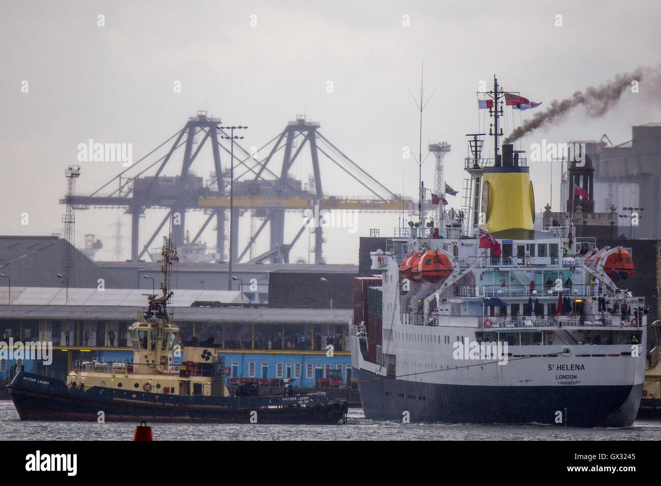 Royal Mail Ship departs Tilbury port for the final time with guard of ...