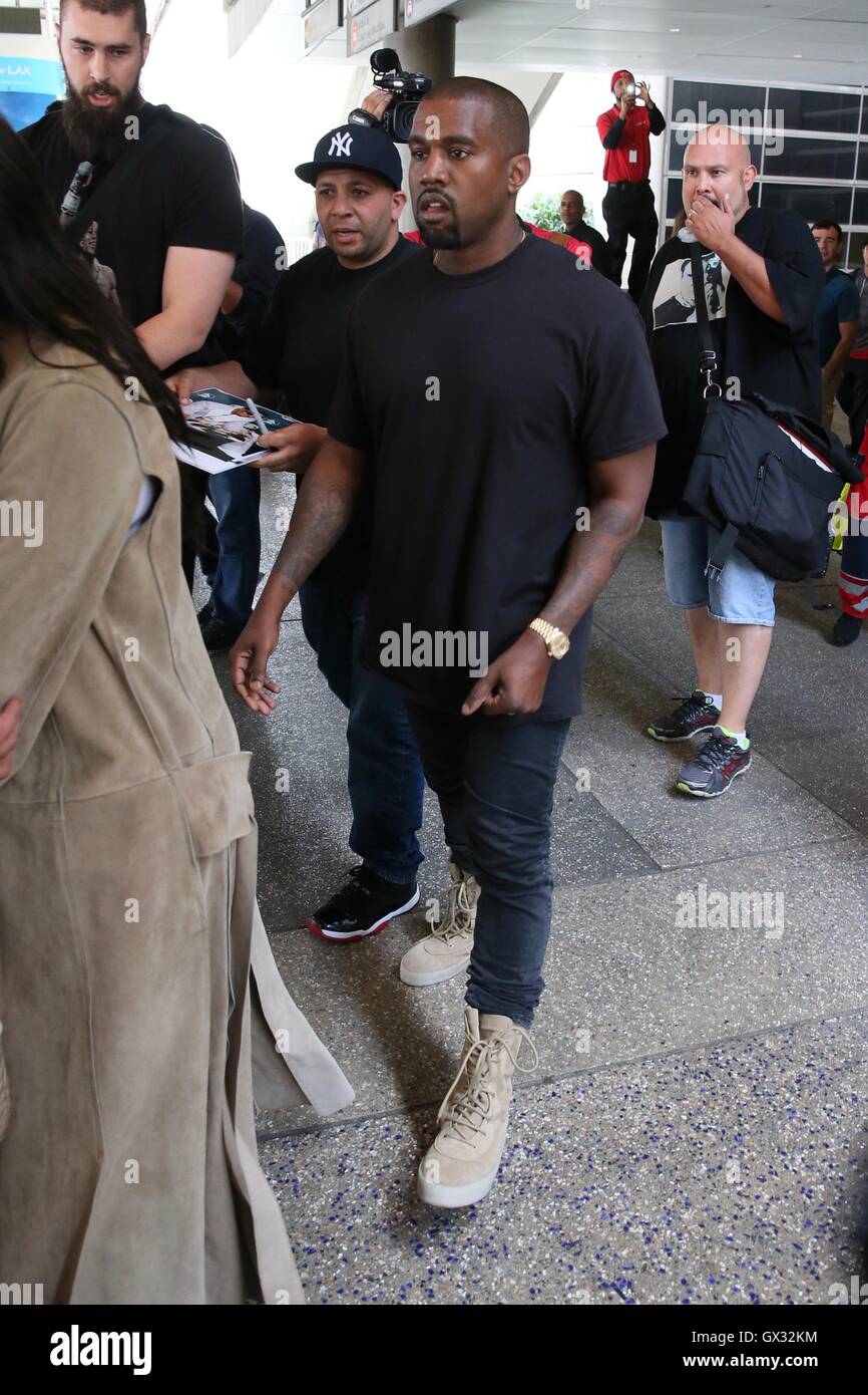 Kim Kardashian and Kanye West seen arriving at LAX airport Featuring: Kanye  West Where: Los Angeles, California, United States When: 14 Jun 2016 Stock  Photo - Alamy