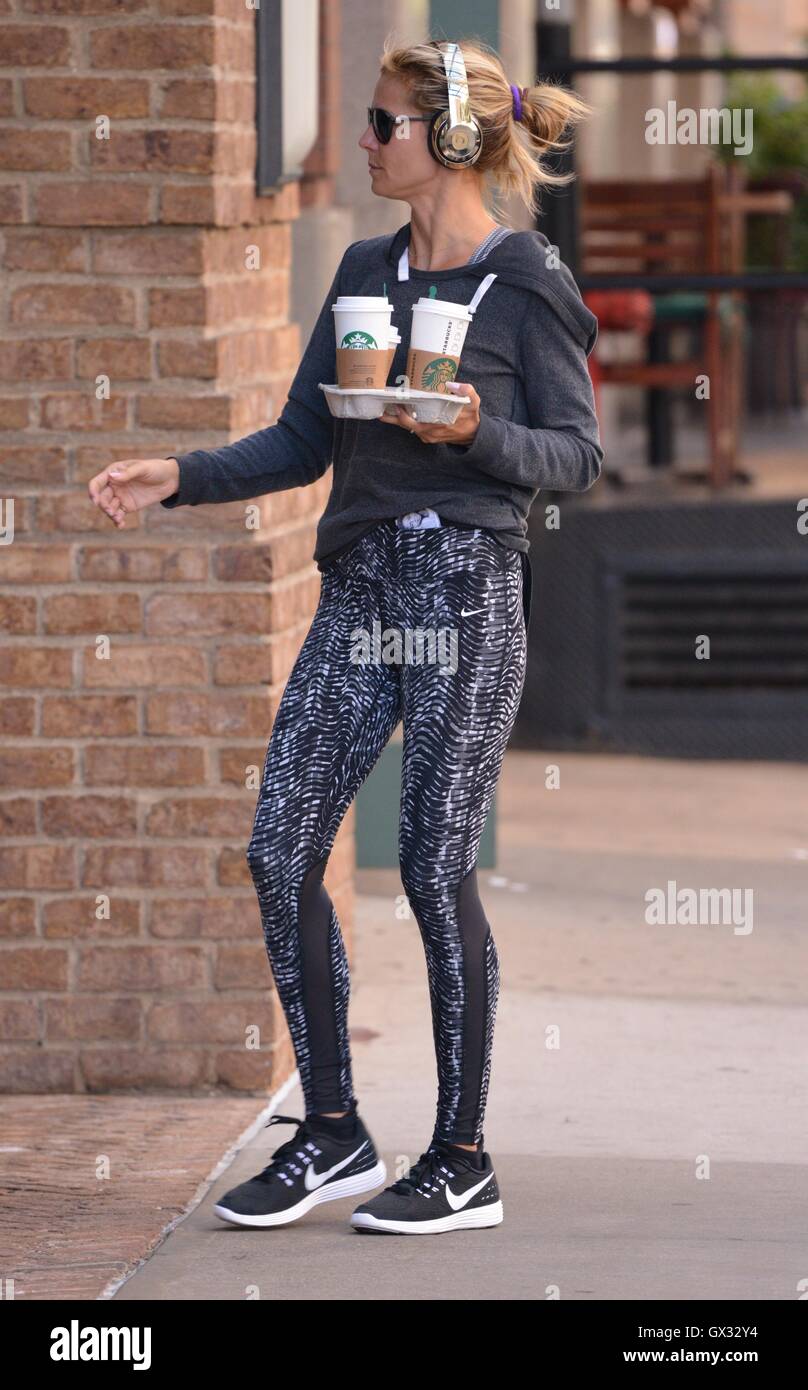 Heidi Klum picks up Starbucks in an 