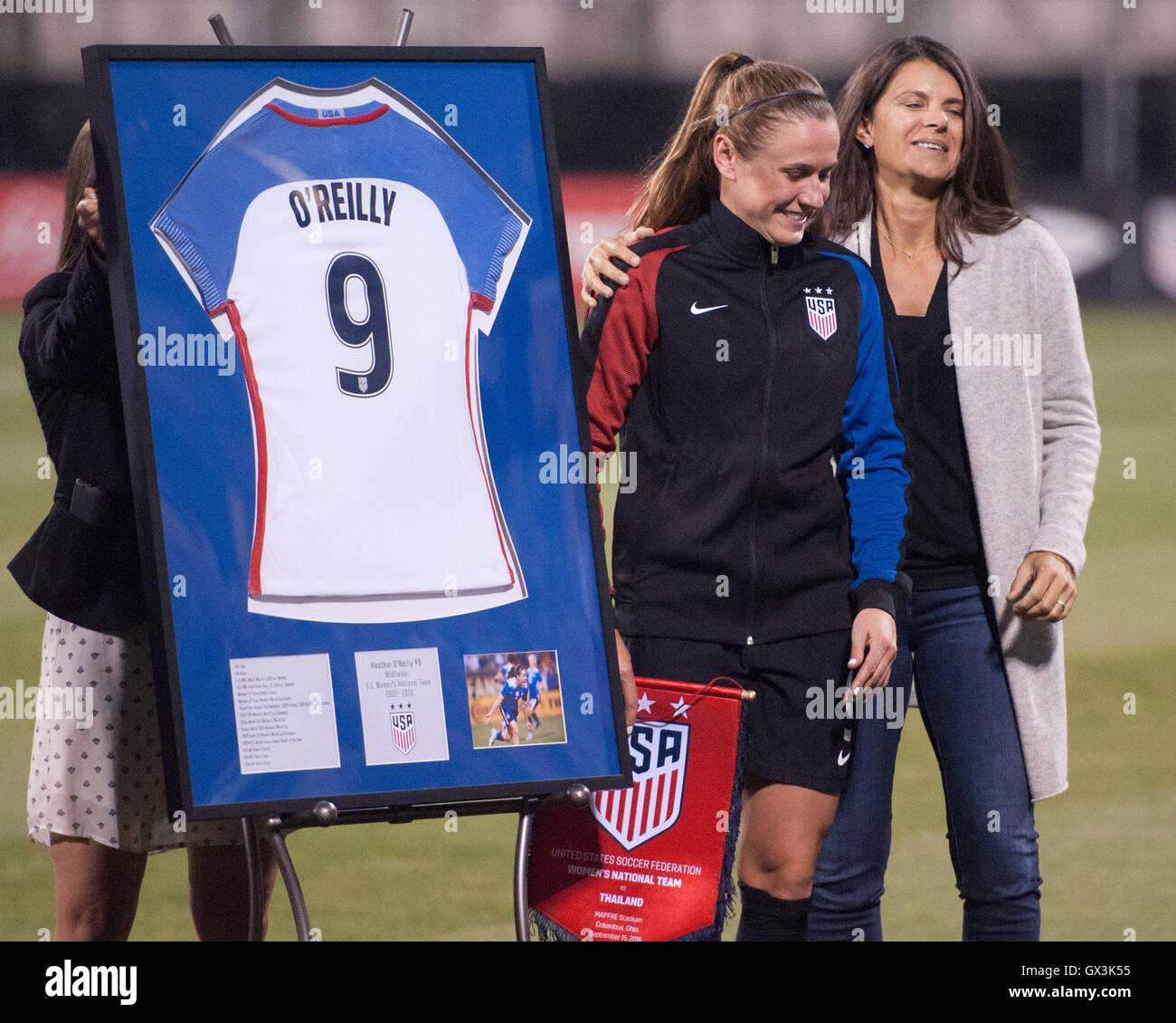 Columbus, U.S.A. 15th Sep, 2016. September 15, 2016: Heather O'Reilly (left) pose with former teammate Mia Hamm as she reites from the Unites Staes Women's Soccer Team. Columbus, OH, USA. Credit:  Brent Clark/Alamy Live News Stock Photo