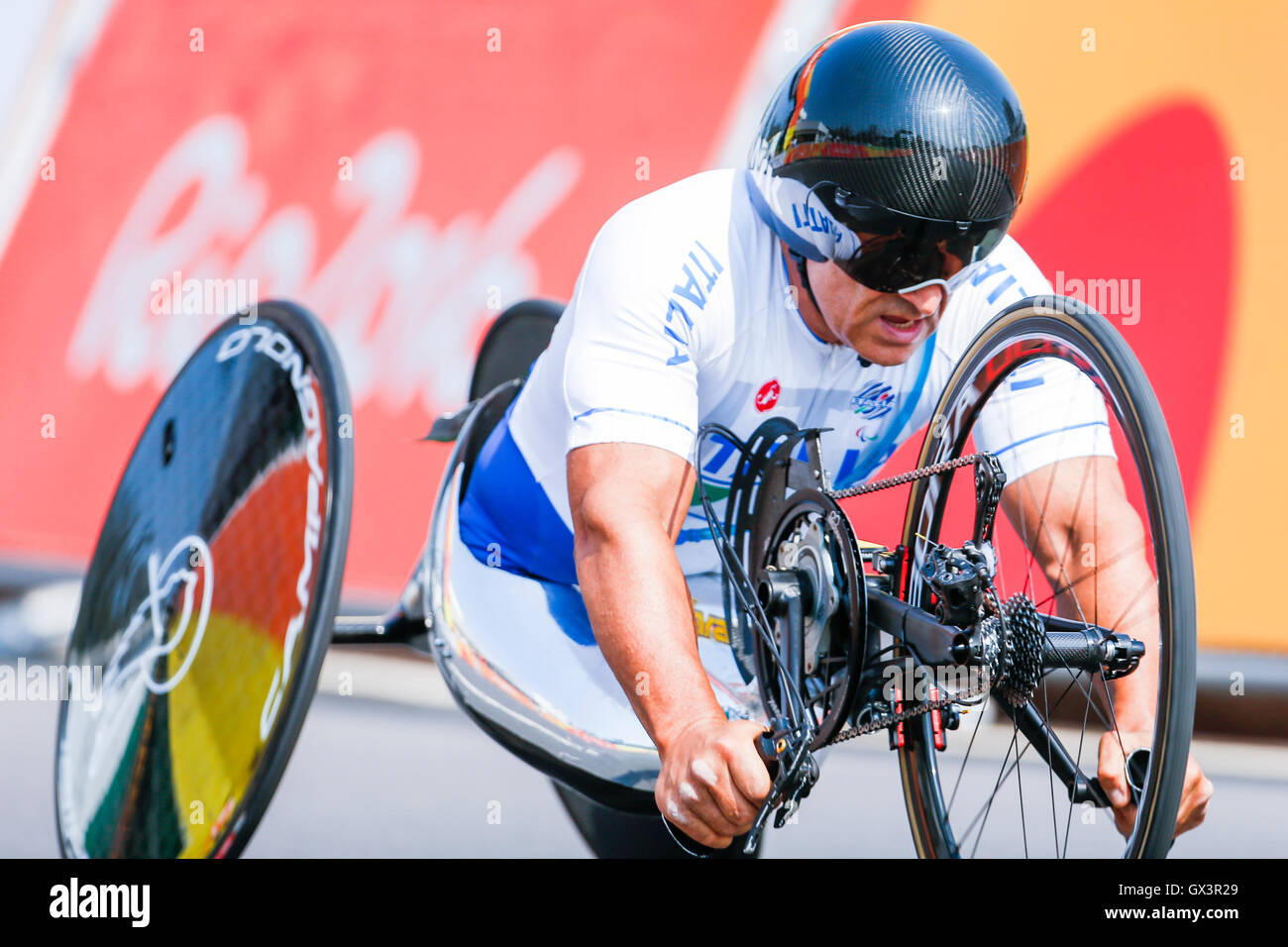 Rio De Janeiro, Brazil. 14th Sep, 2016. Alex Zanardi in action during the first day of para-cycling road in the time trial H5, Rio de Janeiro in Brazil. © Mauro Ujetto/Pacific Press/Alamy Live News Stock Photo