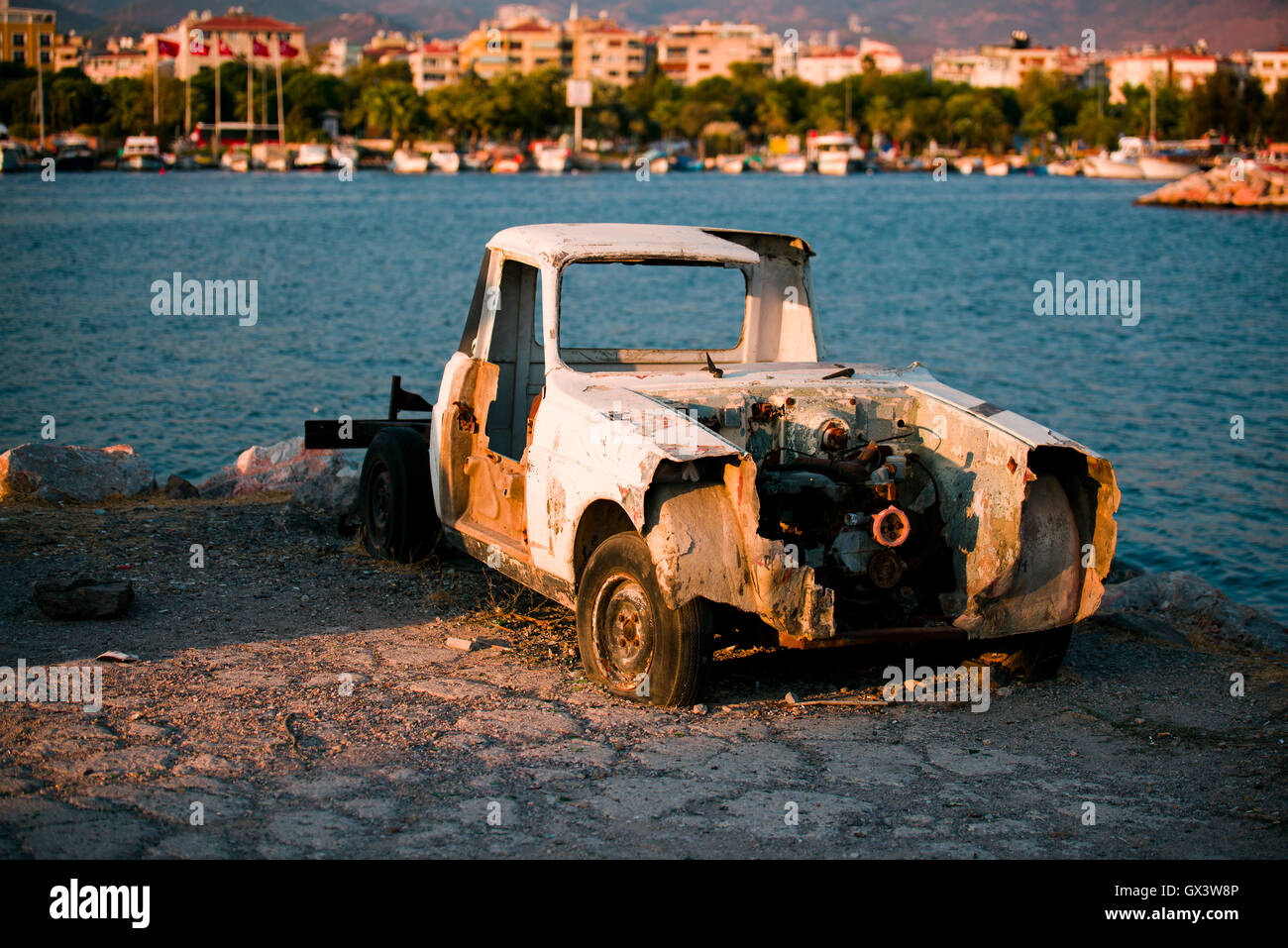 Junk truck hi-res stock photography and images - Alamy