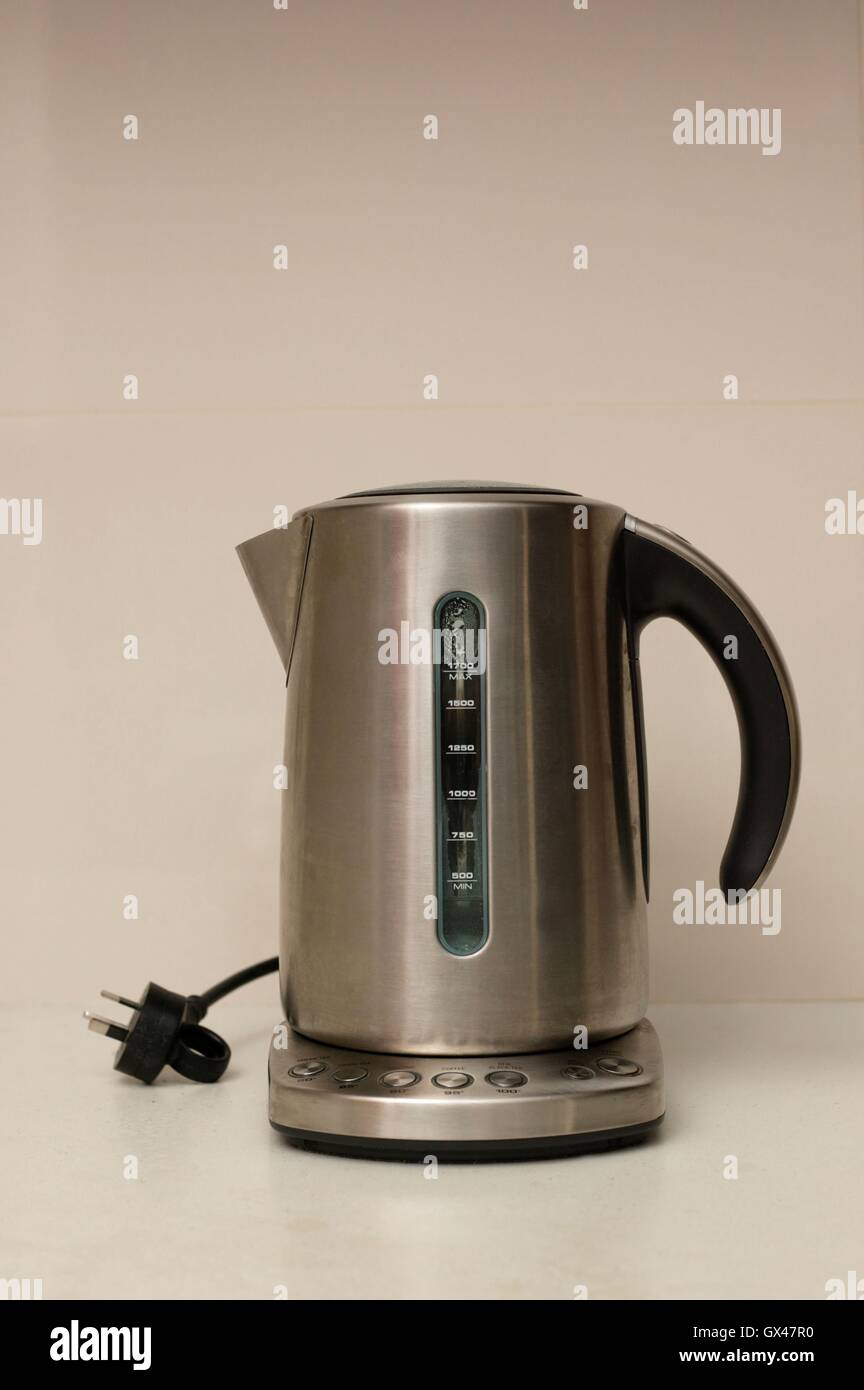  Breville BKE700BSS Soft Top Pure Countertop Electric Kettle,  Brushed Stainless Steel: Home & Kitchen