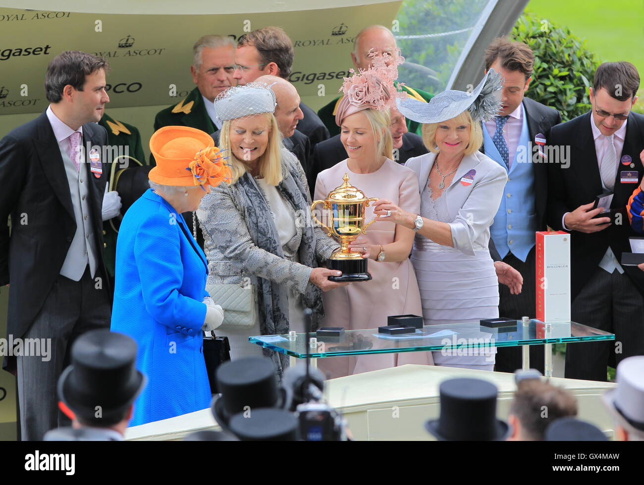 Queen Elizabeth presents the trophy to all connected with the Gold Cup winner Order Of St George  Royal Ascot held at Ascot Racecourse - Day 3  Featuring: Queen Elizabeth, Ryan Moore, Aidan O’Brien Where: Ascot, United Kingdom When: 16 Jun 2016 Stock Photo