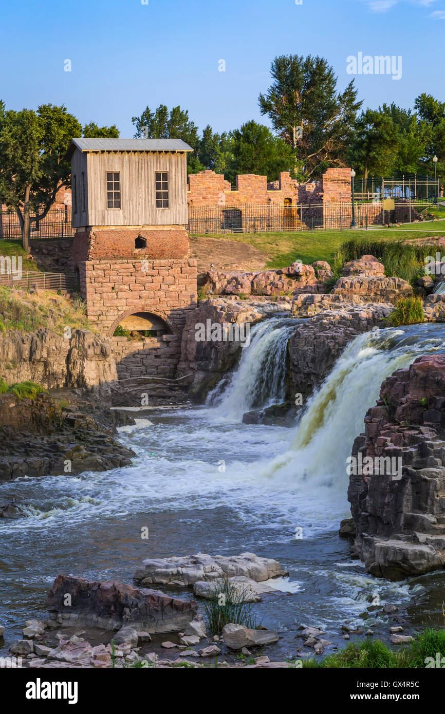 The falls of the Big Sioux River in Falls Park, Sioux City, South Dakota, USA. Stock Photo