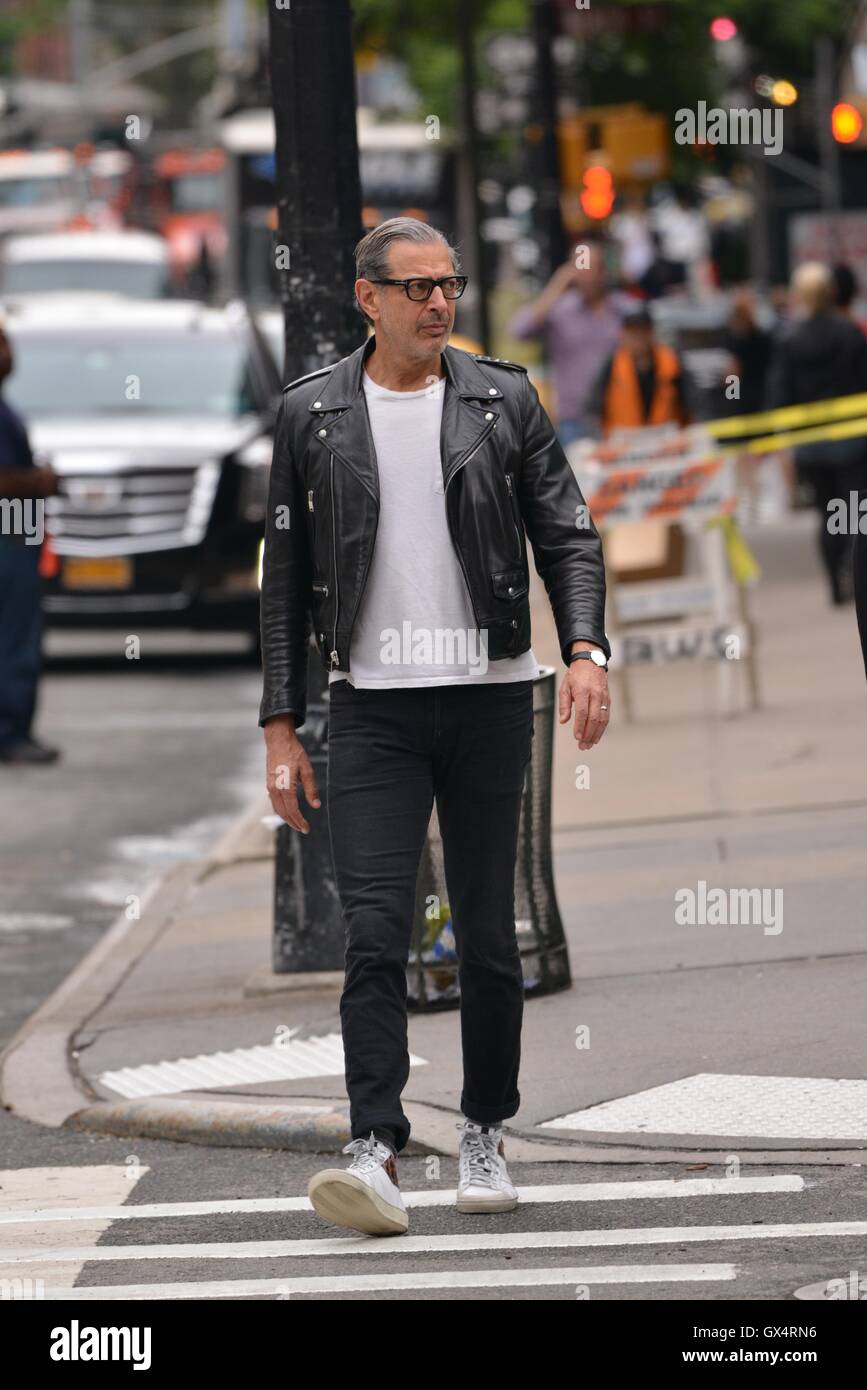 Jeff Goldblum walking in Tribeca  Featuring: Jeff Goldblum Where: Manhattan, New York, United States When: 17 Jun 2016 Stock Photo