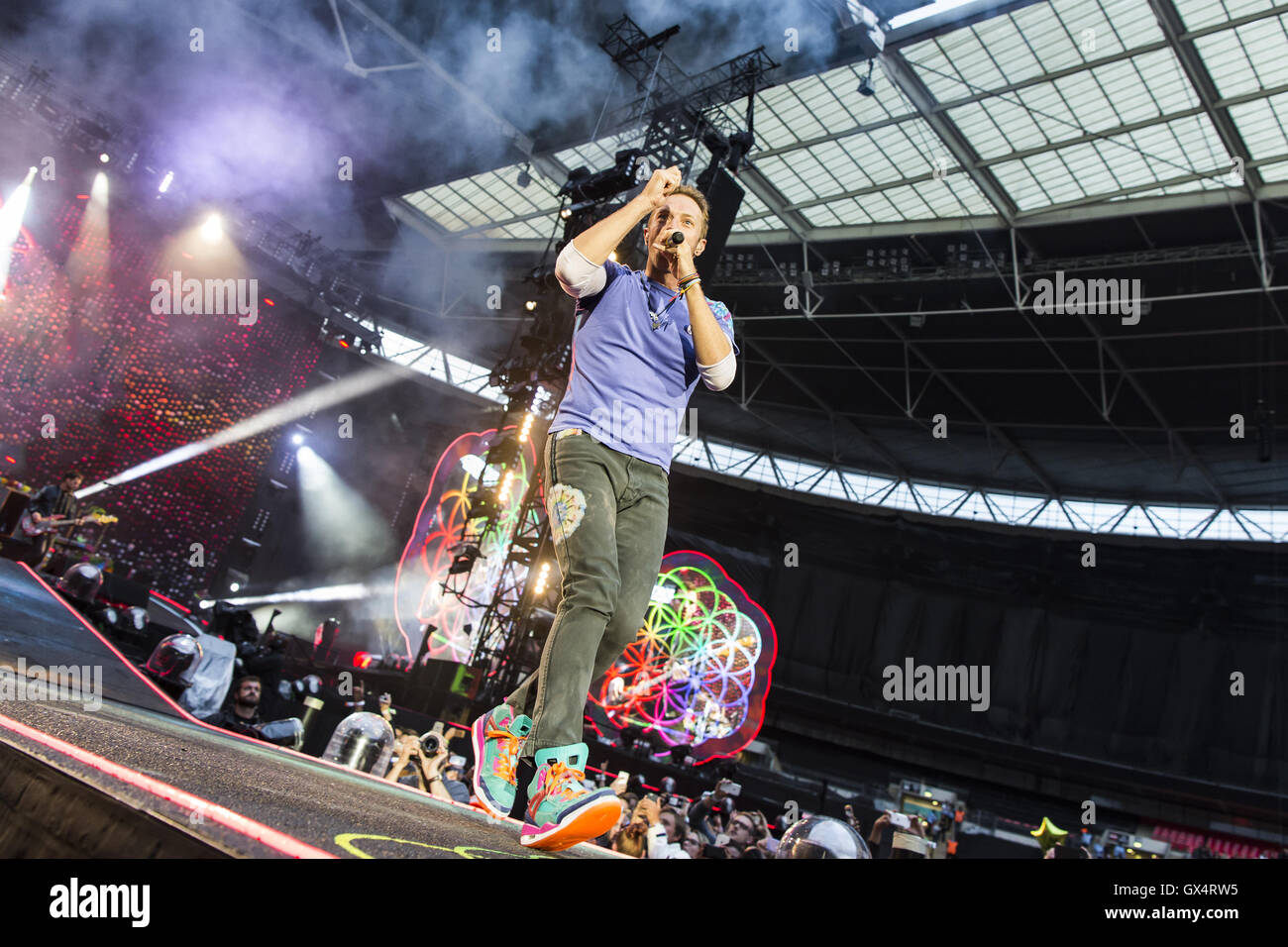 Coldplay performs live with a fantastic light display at Wembley Stadium  Featuring: Chris Martin, Coldplay Where: London, United Kingdom When: 17 Jun 2016 Stock Photo