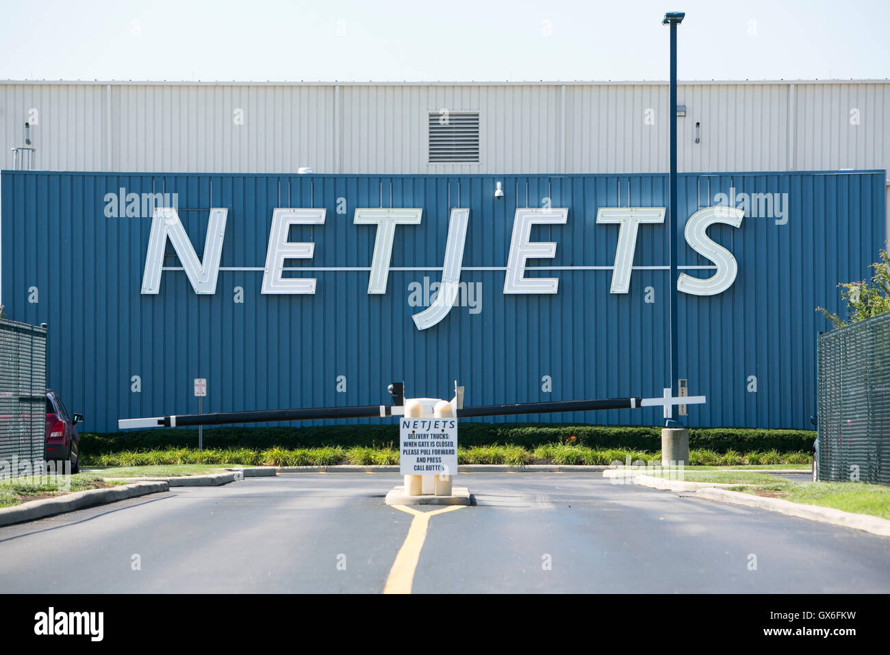 Net jets hires stock photography and images Alamy