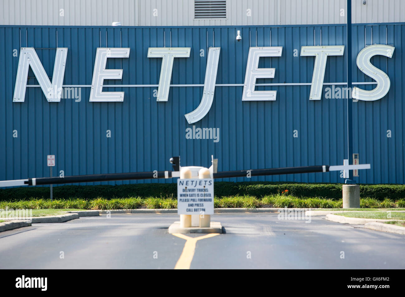 Net sign hires stock photography and images Alamy