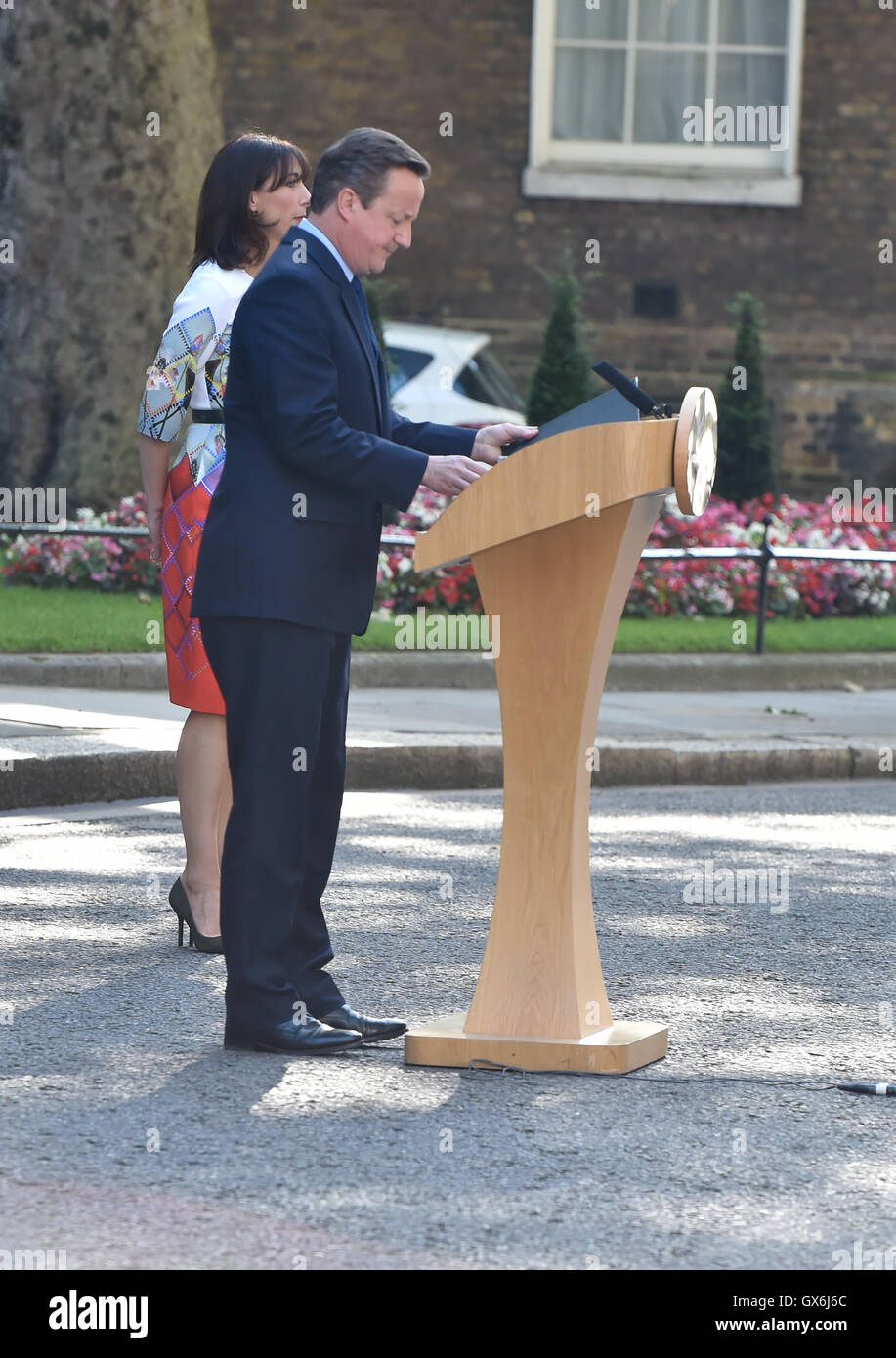 Prime Minister David Cameron Resigns after the EU Referndum result  Featuring: David Cameron, Samantha Cameron Where: London, United Kingdom When: 24 Jun 2016 Stock Photo