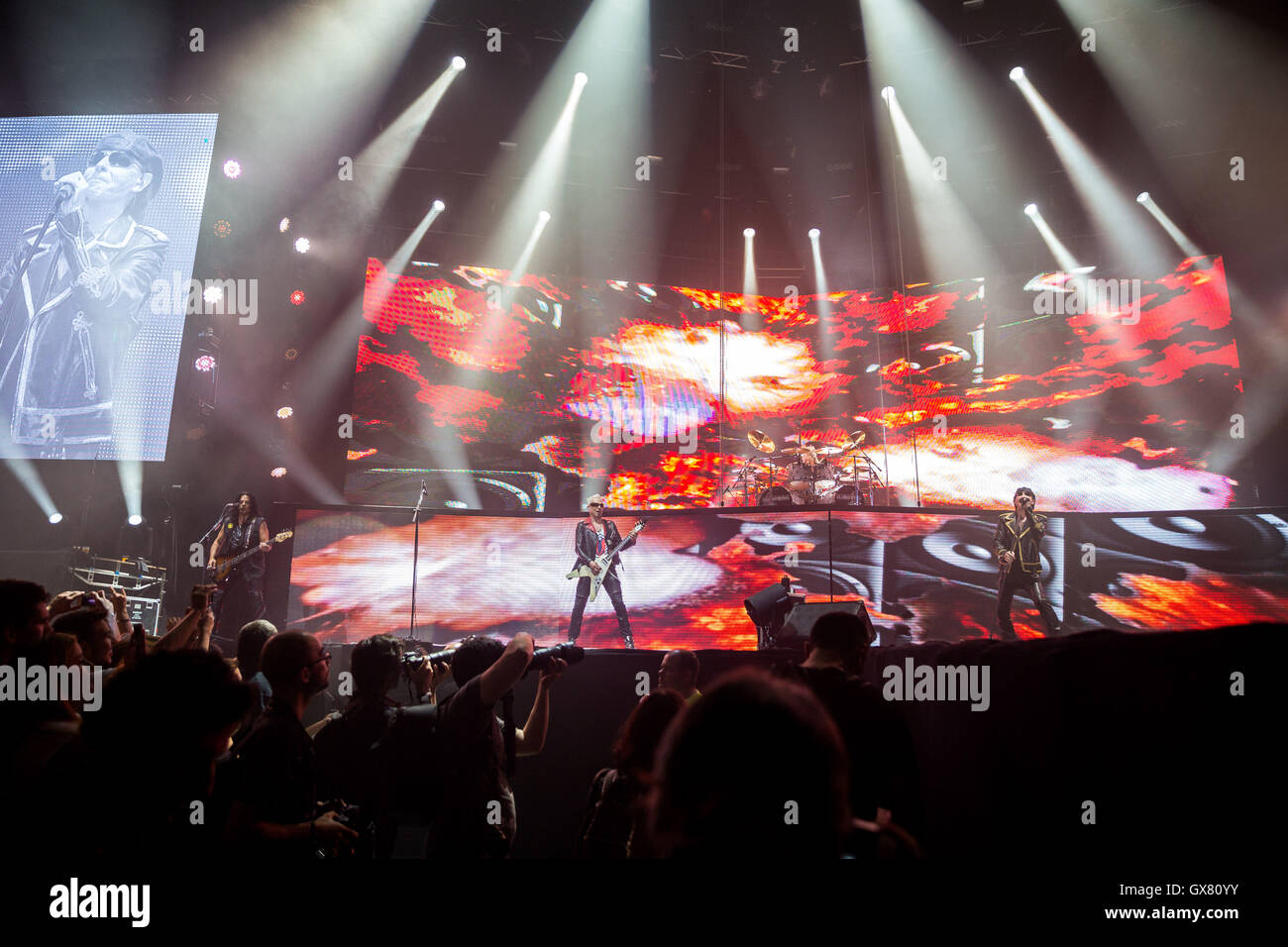 scorpions-performing-live-at-meo-arena-in-lisbon-featuring-rudolf