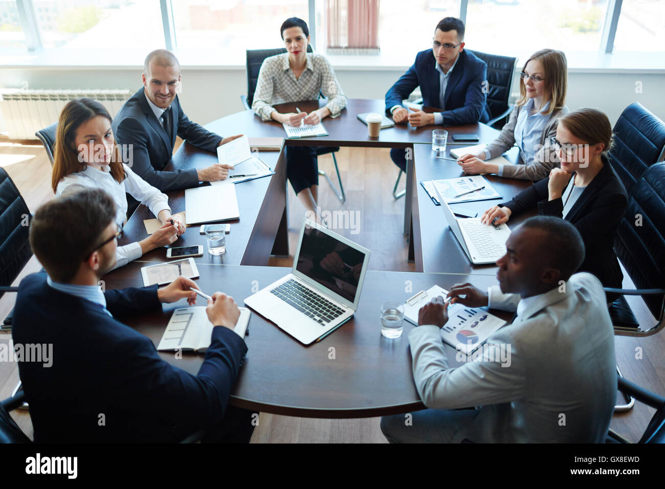 Team meeting hi-res stock photography and images - Alamy