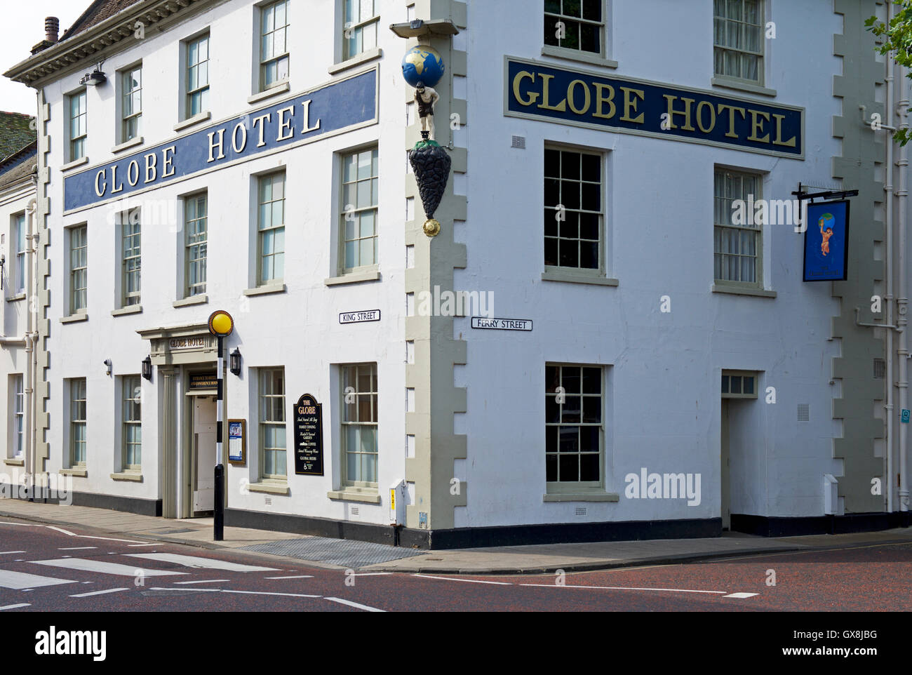 The Wetherspoons Globe Hotel, Kings Lynn, Norfolk, England UK Stock Photo