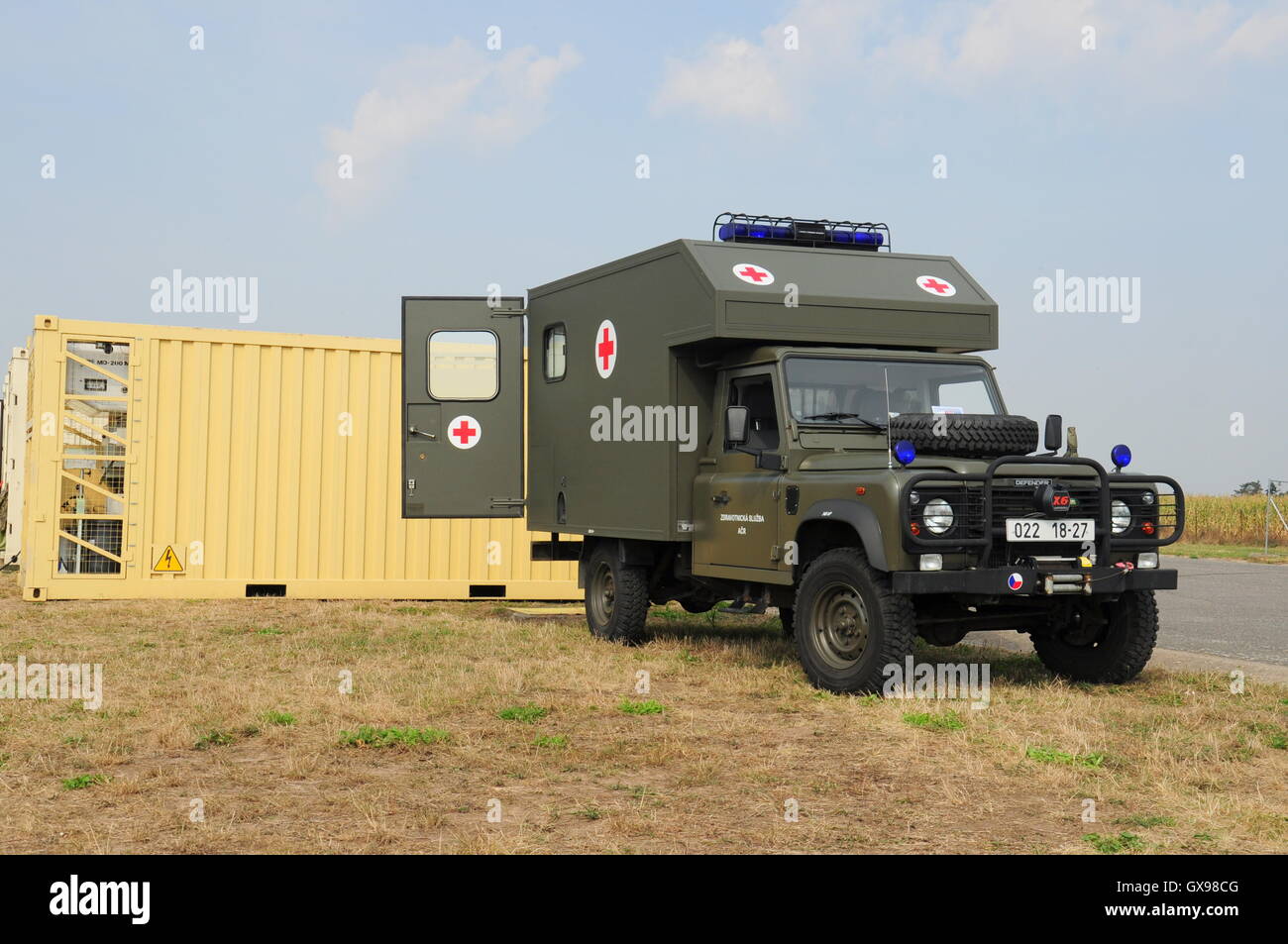 Army hospital ambulance hi-res stock photography and images - Alamy
