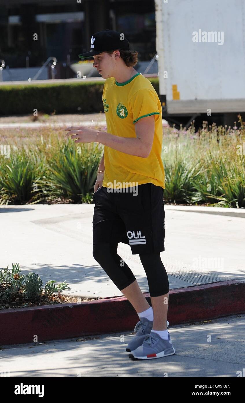 Chloe Moretz and Brooklyn Beckham Hold Hands in LA May 2016