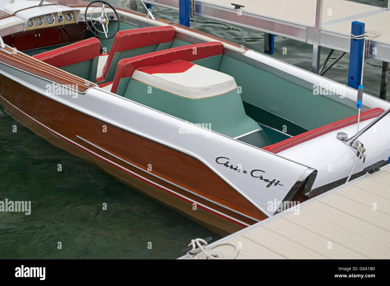 Vintage boat 1950s hi-res stock photography and images - Alamy