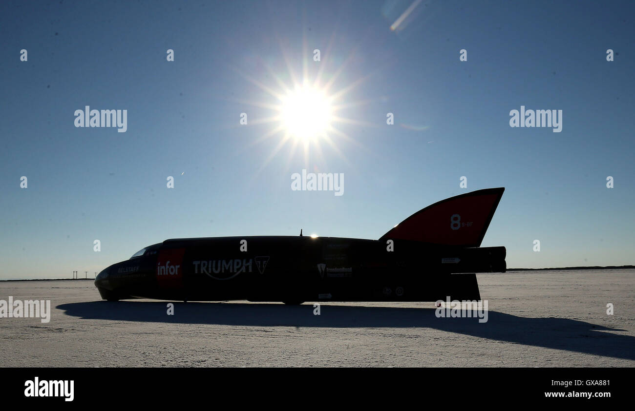 The Triumph Infor Rocket Streamliner sits on the salt flats at the Bonneville Speedway in Utah, USA before it is ridden by Guy Martin as Triumph Motorcycles attempt to break the motorcycle world land speed record at the Bonneville Speedway in Utah, USA. Stock Photo