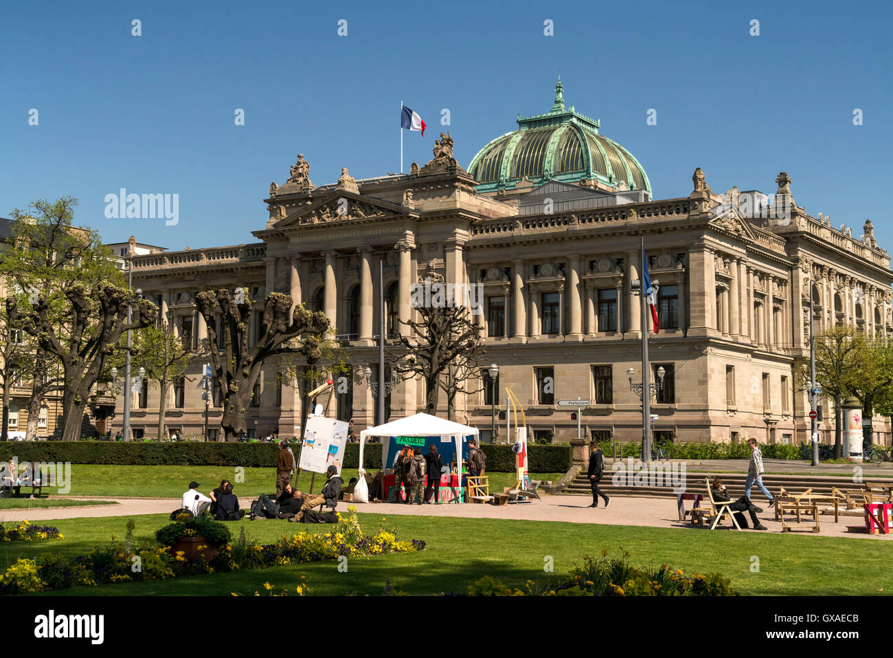 Nationalbibliothek und Platz der Republik in Strassburg,  Elsass, Frankreich  |  the National and University Library and Place d Stock Photo