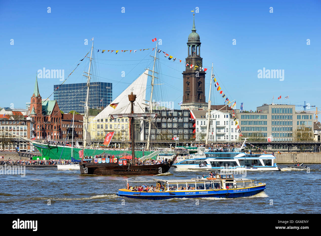 Einlaufparade zum Hamburger Hafengeburtstag 2016, Hamburg, Deutschland, Europa Stock Photo