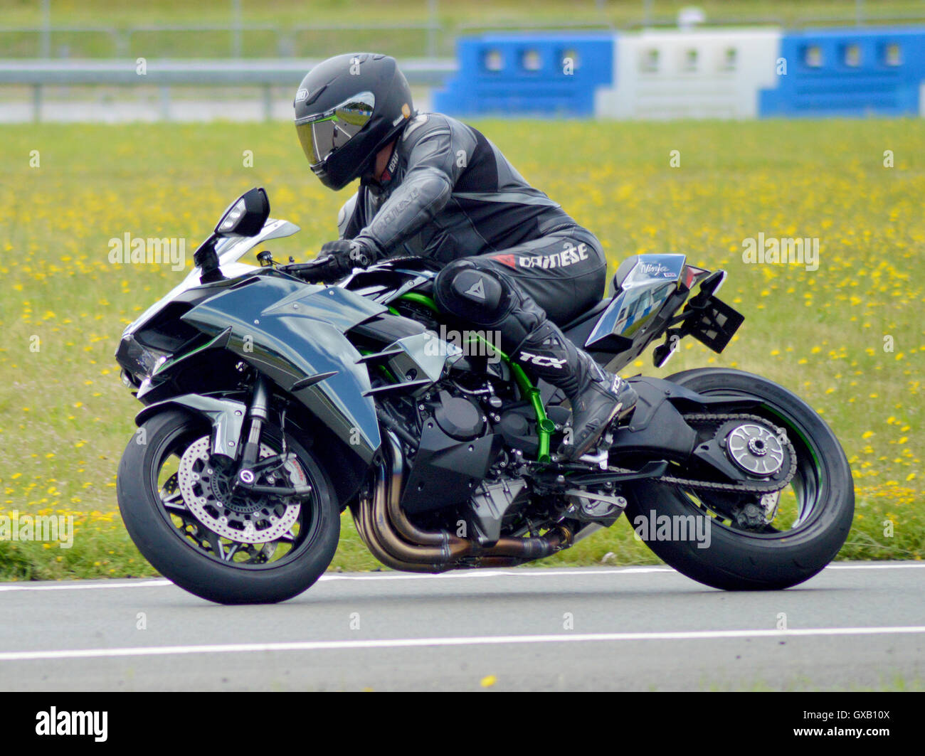 Kawasaki ninja h2 hi-res stock photography and images - Alamy