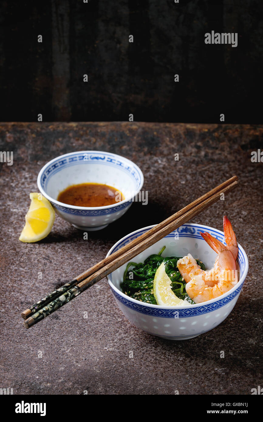 Spinach and shrimps Stock Photo - Alamy