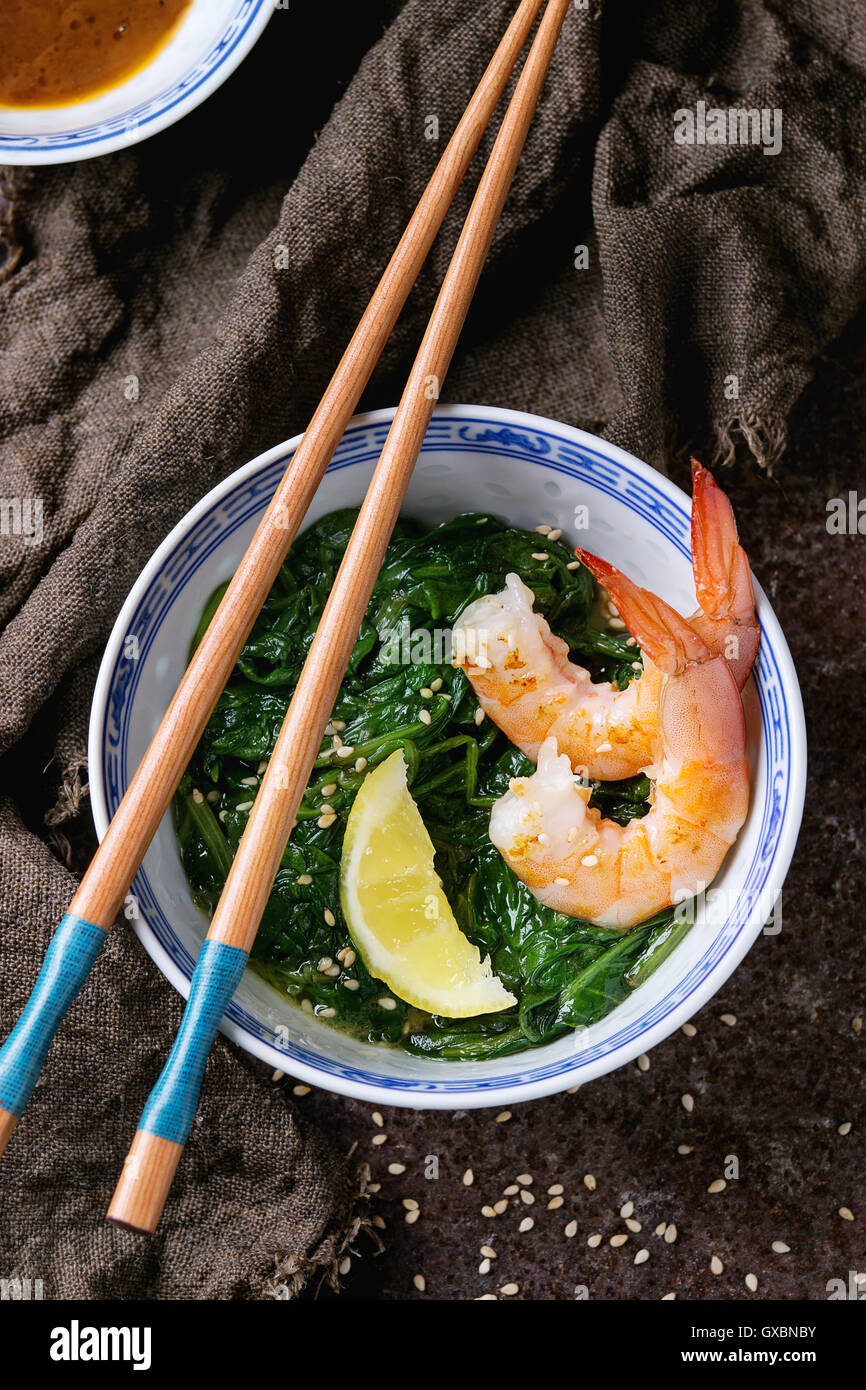 Spinach and shrimps Stock Photo - Alamy