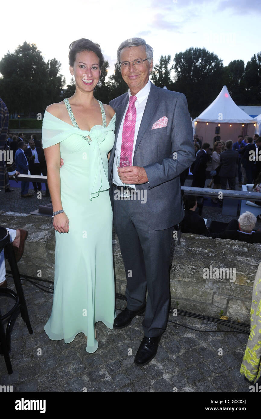 Summer party (Sommerfest) Produzentenfest at Haus der Kulturen der Welt (Schwangere Auster).  Featuring: Caroline Bosbach, Wolfgang Bosbach Where: Berlin, Germany When: 05 Jul 2016 Stock Photo