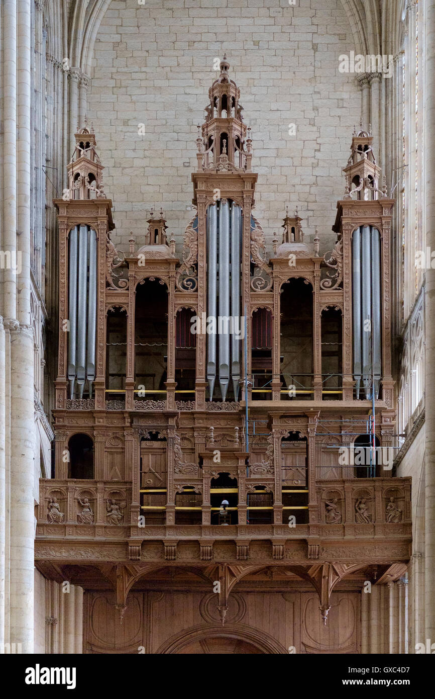 le mans cathedral church detail interior exterior Stock Photo