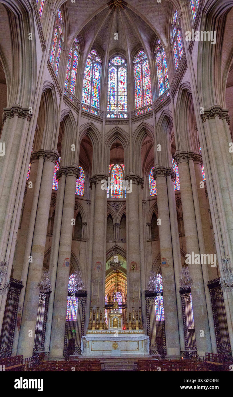 le mans cathedral church detail interior exterior Stock Photo
