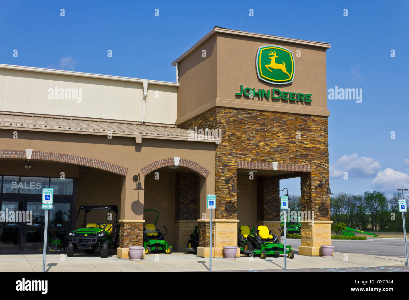Indianapolis Circa May 2016 John Deere Dealership. Deere
