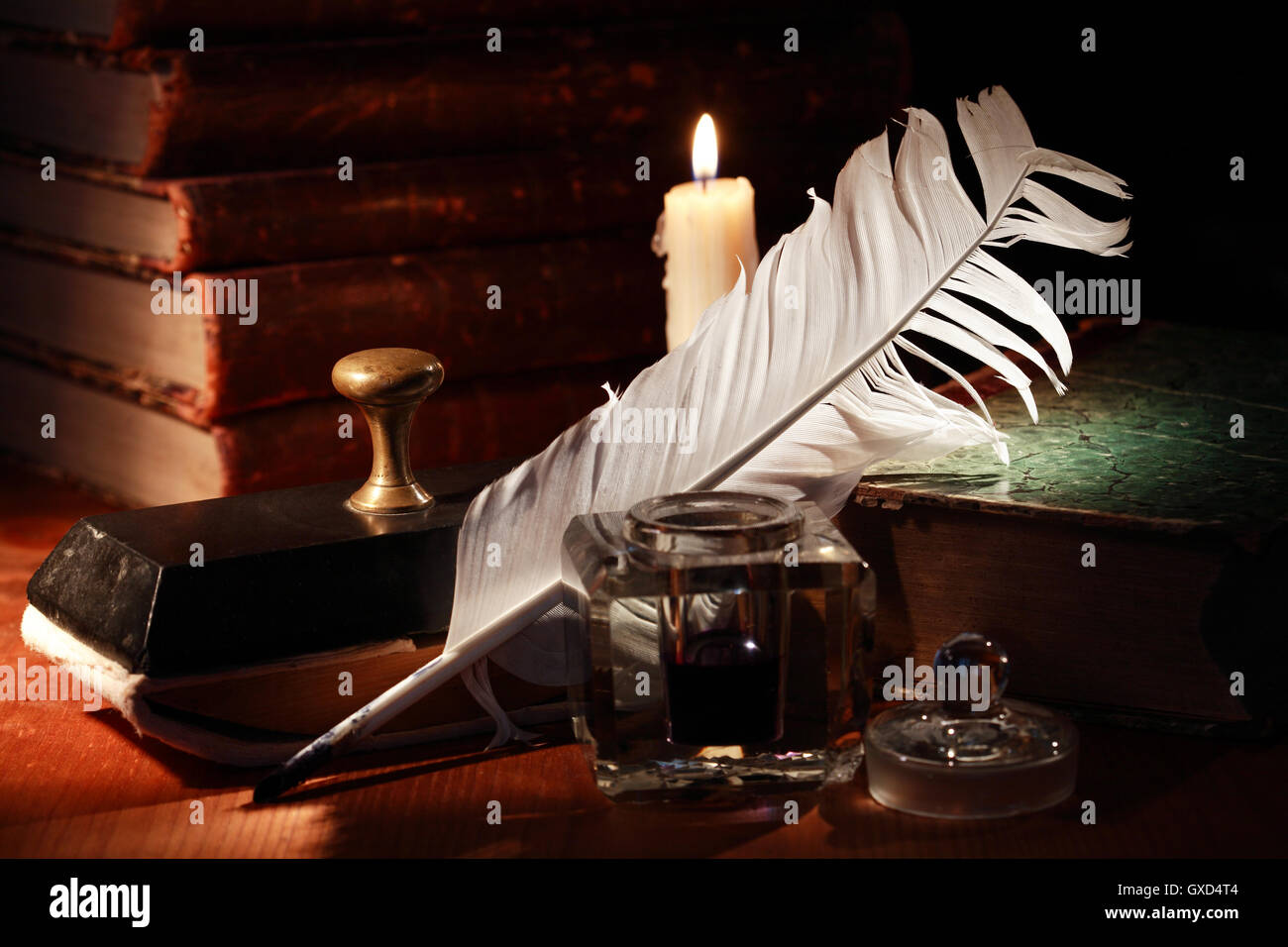 Ink pot and quill pen hires stock photography and images Alamy