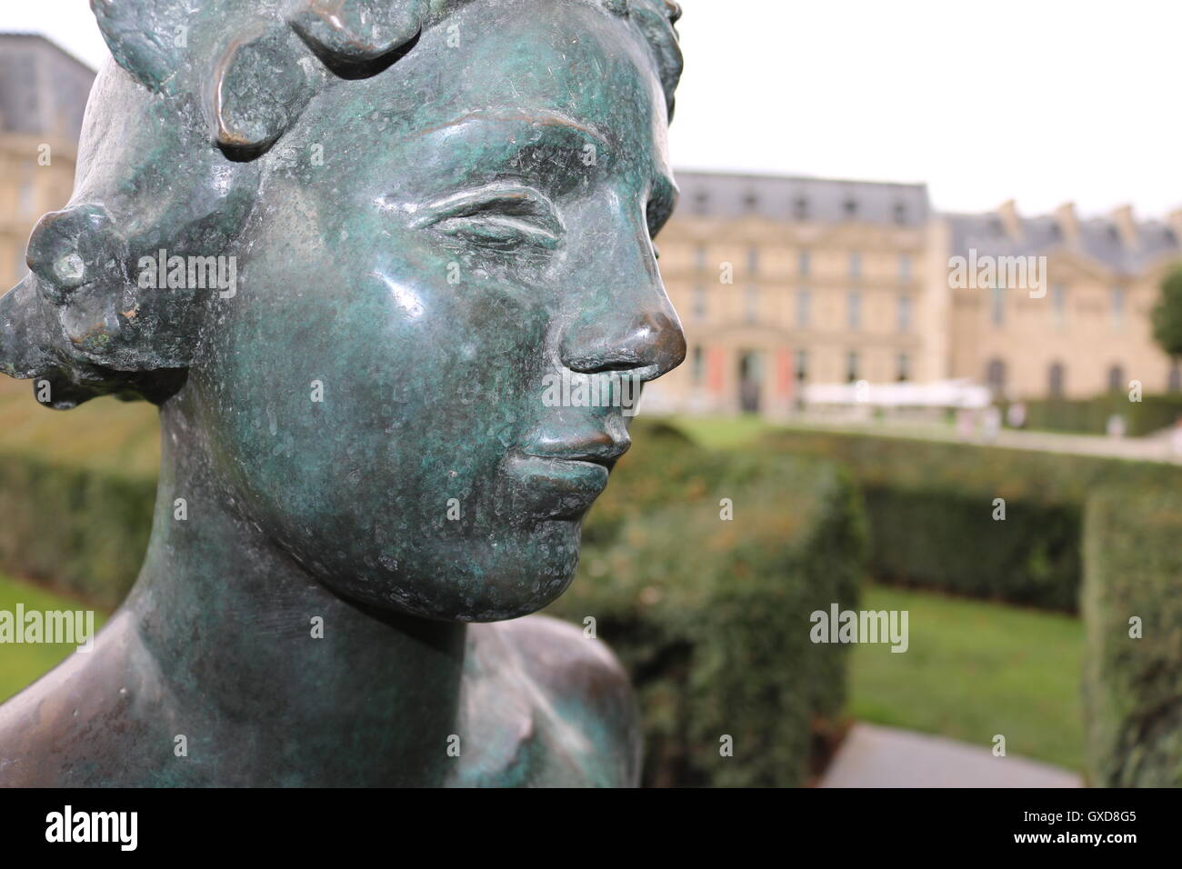 Statue in the Louvre Gardens, Paris France Stock Photo Alamy