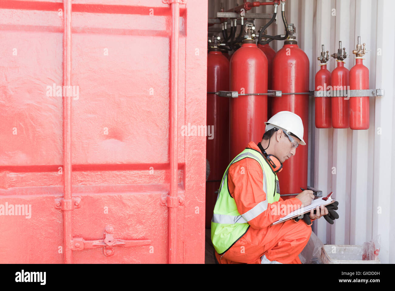 Engineer oil rig hires stock photography and images Alamy