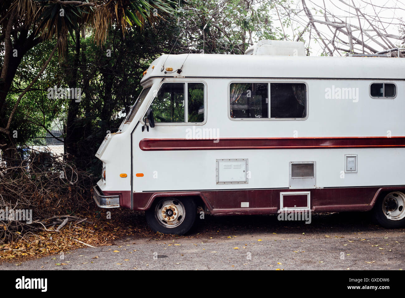 Strikt Wedstrijd Koloniaal Parked camper van, Ventura, California, USA Stock Photo - Alamy