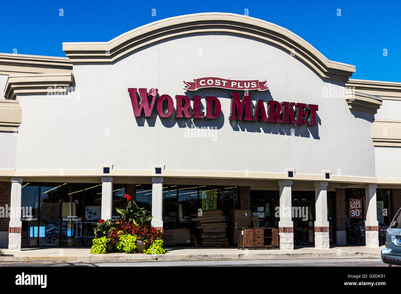 Cost plus hires stock photography and images Alamy