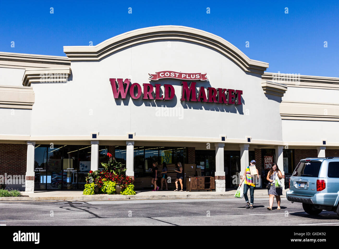 Indianapolis Circa September 2016 Cost Plus World Market Retail Location I Stock Photo Alamy