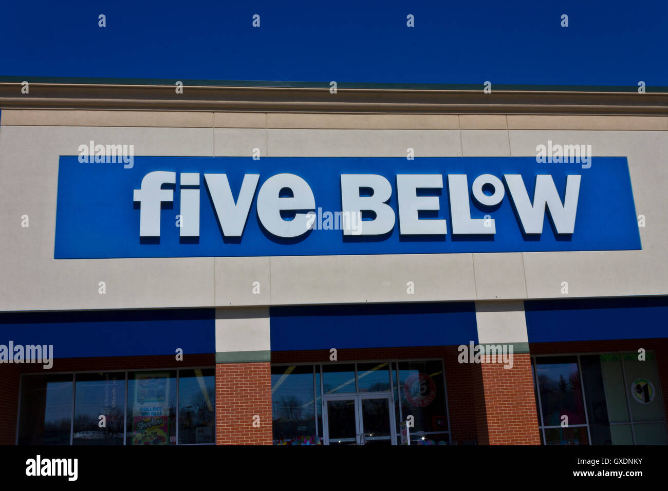 Indianapolis - Circa March 2016: Five Below Retail Store. Five Below Caters to Teens and their Parents II Stock Photo