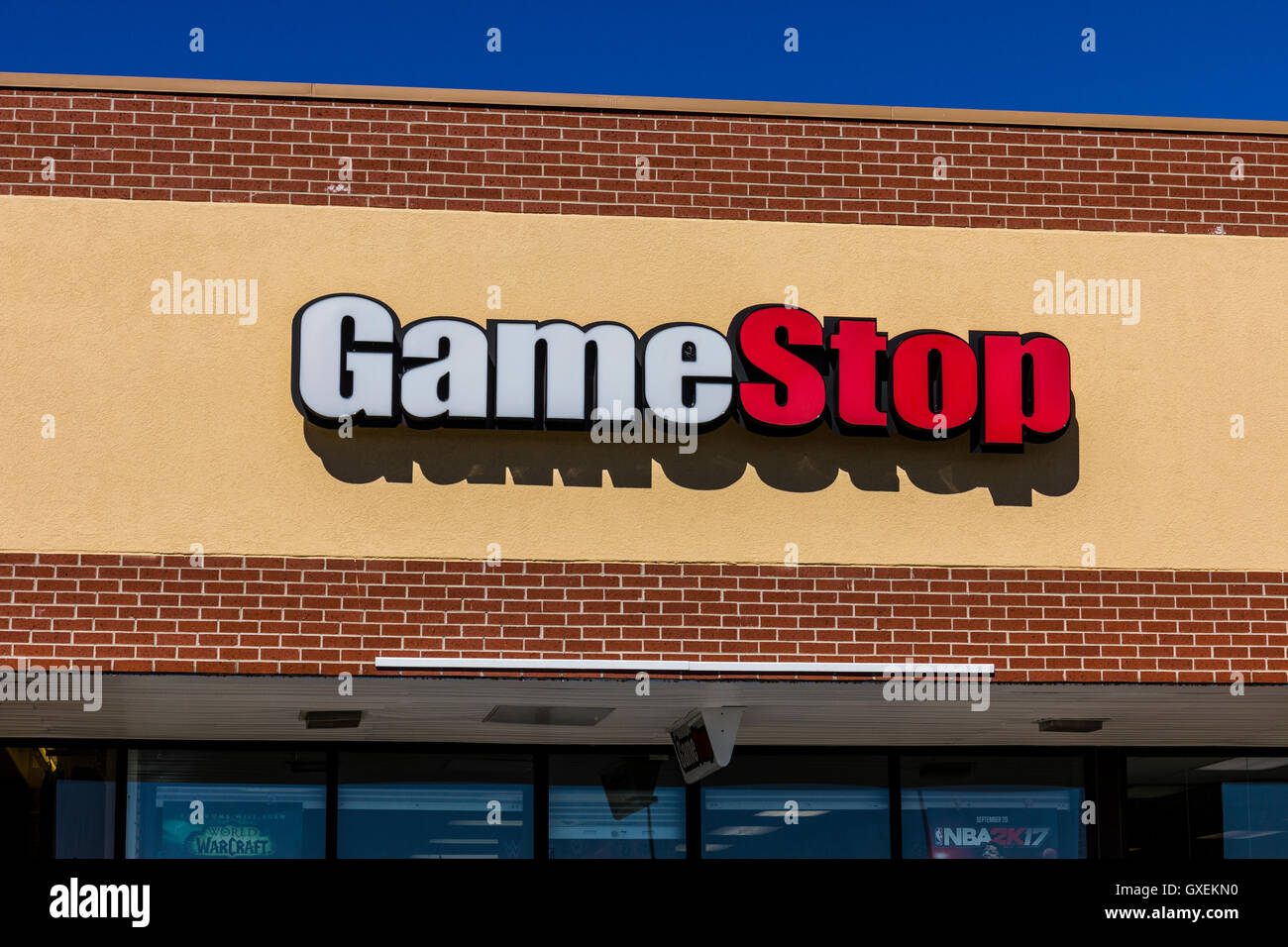 Gamestop store hi-res stock photography and images - Alamy