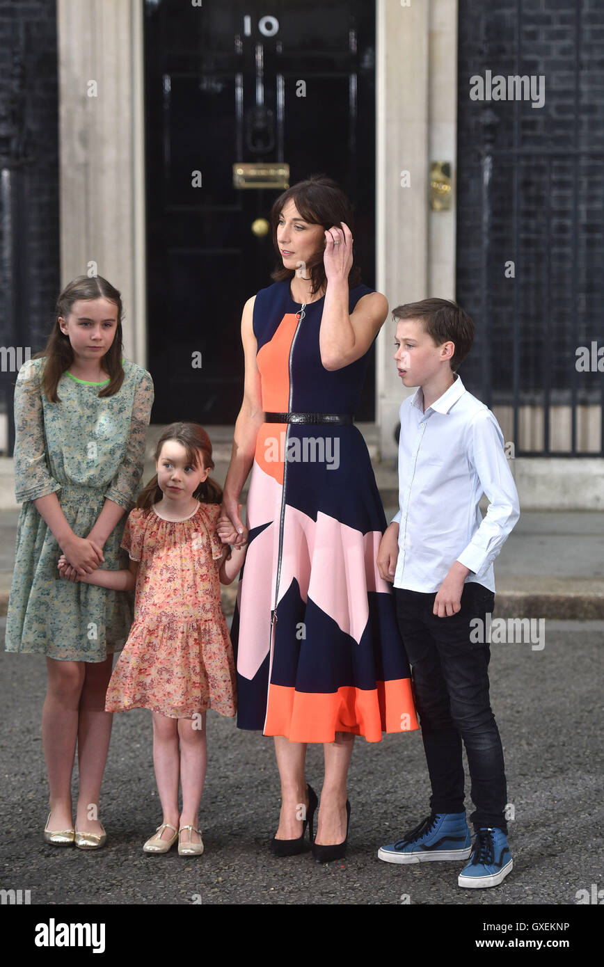 David Cameron resigns as Theresa May is appointed new Prime Minister at 10 Downing Street.  Featuring: Samantha Cameron, Arthur Elwen Cameron, Florence Rose Endellion Cameron, Nancy Gwen Cameron Where: London, United Kingdom When: 13 Jul 2016 Stock Photo