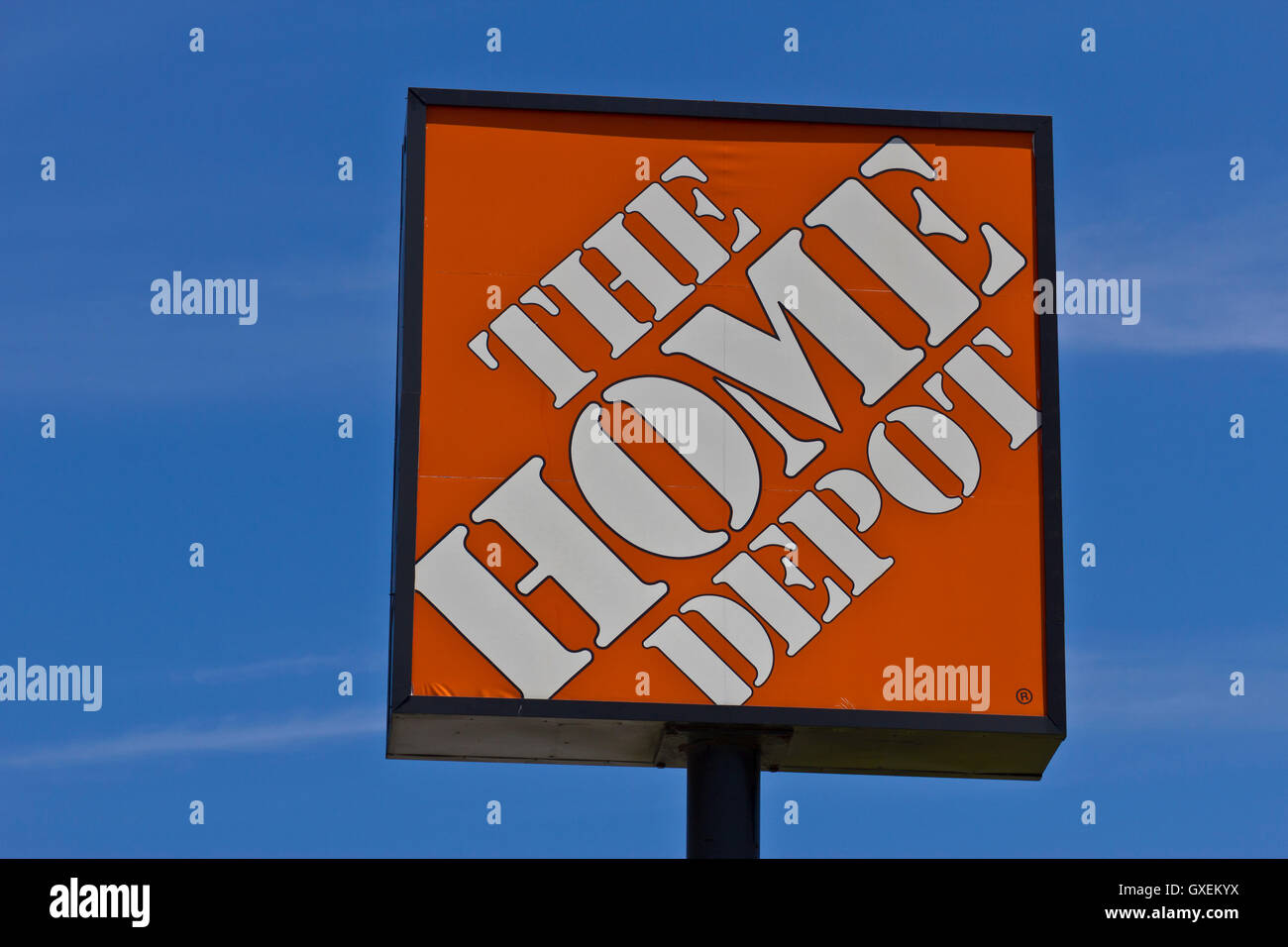 Indianapolis - Circa June 2016: The Home Depot Sign. Home Depot is the Largest Home Improvement Retailer in the US I Stock Photo