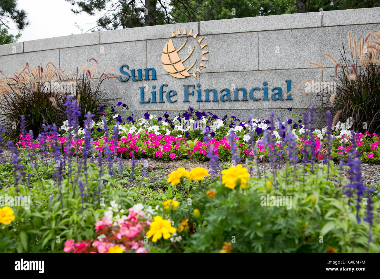 A logo sign outside of a facility occupied by Sun Life Financial, Inc